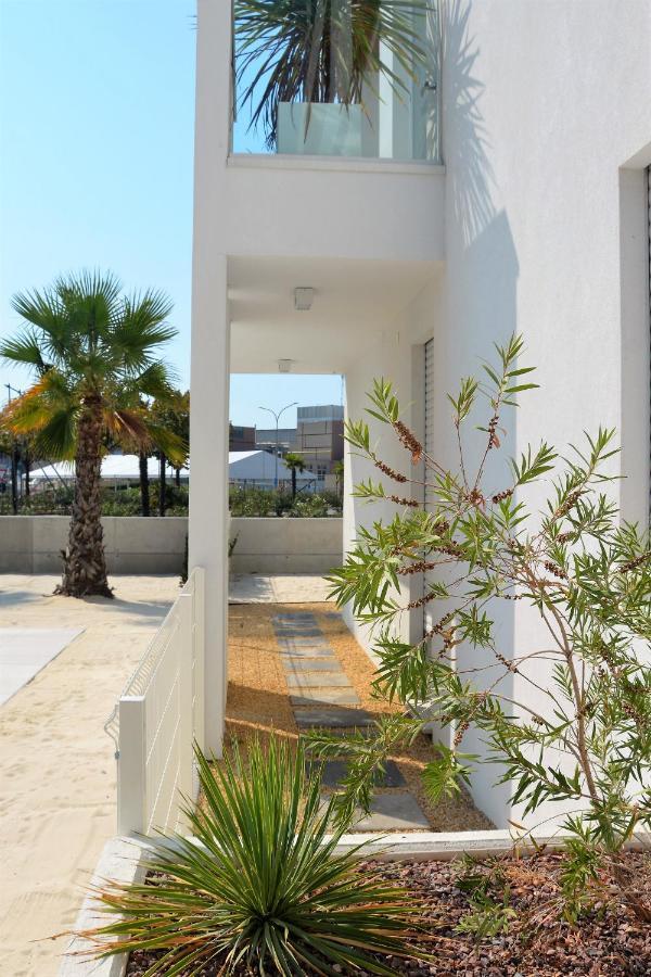 Sun Beach Residence Con Piscina - Piazza Brescia - Adria Holiday Jesolo - Family Apartments Exterior foto